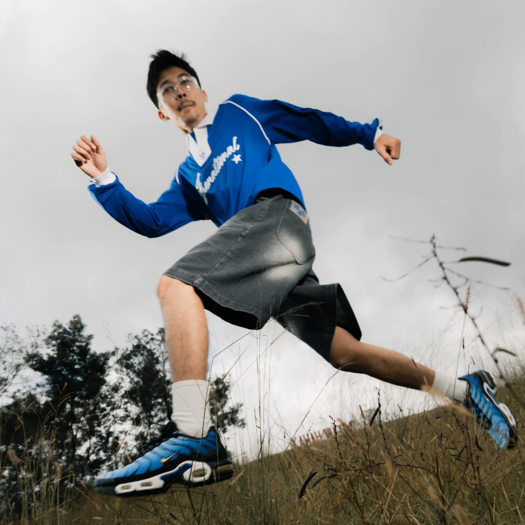 TheNational Longsleeve Boxy Line Tshirt Lengan Panjang (4)